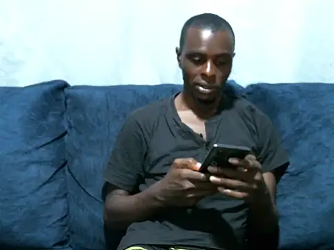 Snapshot of reezly chatting on 11.08.25 reezly online show from 11.08.25