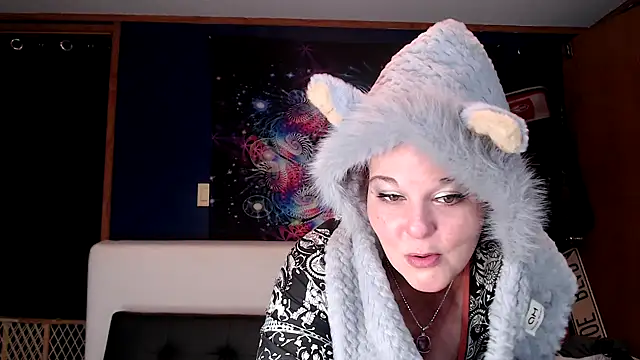 Snapshot of fieryrebel chatting on 12.31.24 fieryrebel online show from 12.31.24
