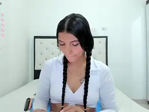 CuteLatinaxx online show from 03.07.25