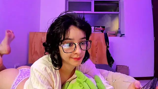 Snapshot of _Lunnaa_ chatting on 01.01.25  Lunnaa  online show from 01.01.25