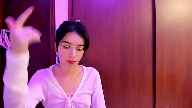 Snapshot of _Lunnaa_ chatting on 02.03.25  Lunnaa  online show from 02.03.25