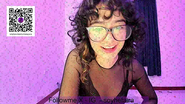 Snapshot of _Lunnaa_ chatting on 12.18.25 Lunnaa online show from 12.18.25