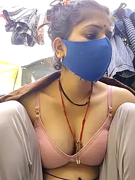 Snapshot of maahi-satva chatting on 11.04.25 maahi-satva online show from 11.04.25