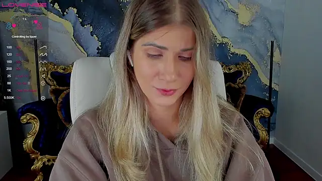 Snapshot of CassandraGood chatting on 12.09.24 CassandraGood online show from 12.09.24