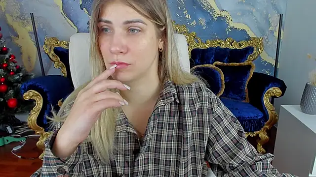 Snapshot of CassandraGood chatting on 01.16.25 CassandraGood online show from 01.16.25