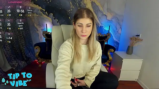 Snapshot of CassandraGood chatting on 03.06.25 CassandraGood online show from 03.06.25