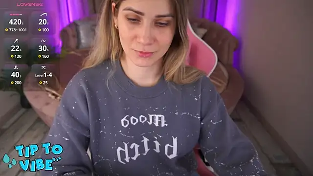 Snapshot of CassandraGood chatting on 03.08.25 CassandraGood online show from 03.08.25