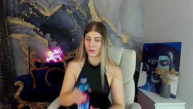 Snapshot of CassandraGood chatting on 03.16.25 CassandraGood online show from 03.16.25