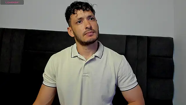 Snapshot of alejandro__2 chatting on 05.31.26 alejandro 2 online show from 05.31.26