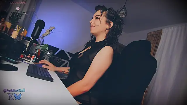 LisaDove online show from 12.20.24