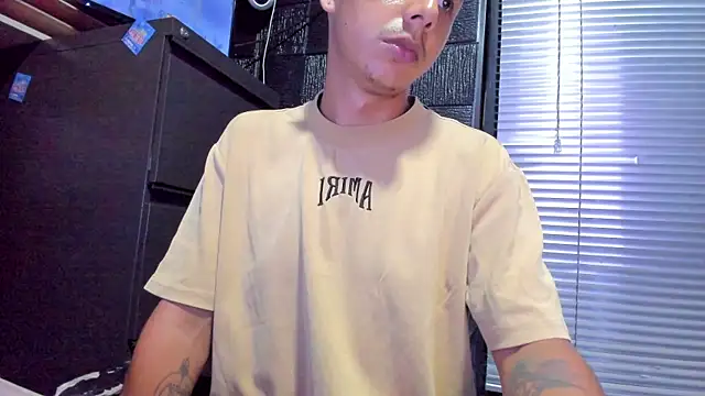 Snapshot of boy_bigcock24cm chatting on 07.18.26 boy bigcock24cm online show from 07.18.26
