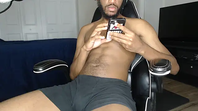 Snapshot of ChrisVacher chatting on 10.03.25 ChrisVacher online show from 10.03.25