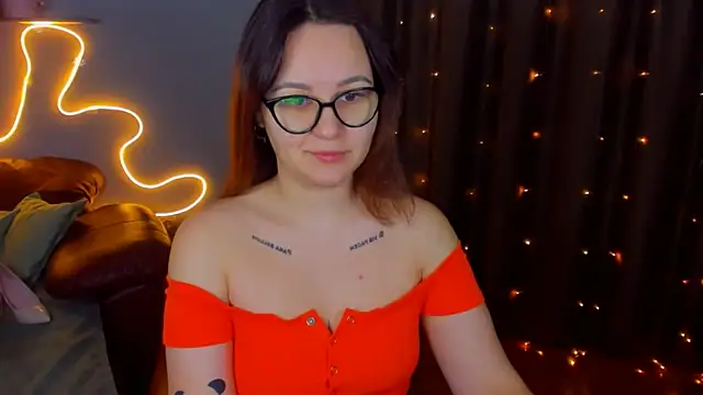 EsterLogan online show from 01.15.25