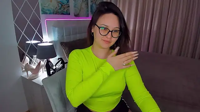 EsterLogan online show from 01.25.25