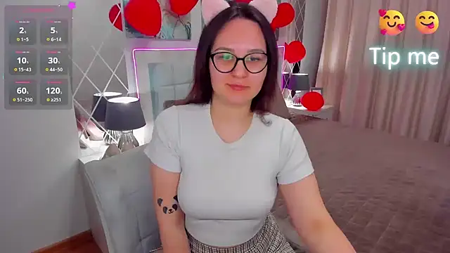 EsterLogan online show from 03.03.25