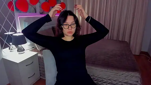 EsterLogan online show from 03.07.25