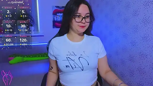 EsterLogan online show from 10.24.25