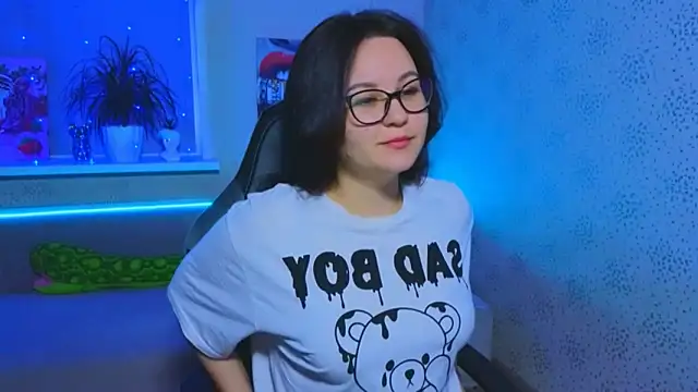 EsterLogan online show from 11.12.25