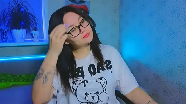 EsterLogan online show from 11.18.25