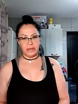 x  KHALEESI  x online show from 02.10.25