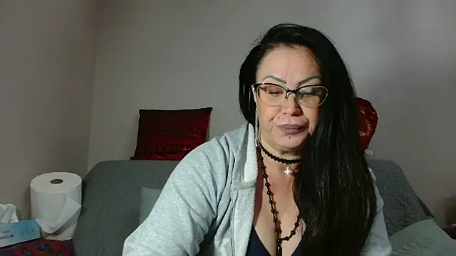 x  KHALEESI  x online show from 10.02.25