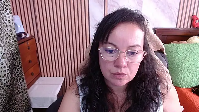 Snapshot of Sonialorens_ chatting on 09.22.25 Sonialorens  online show from 09.22.25