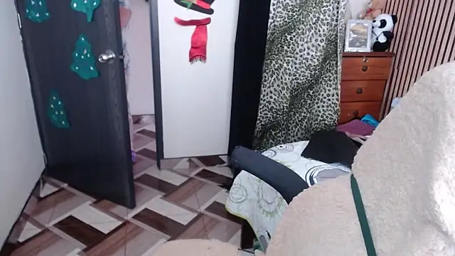 Sonialorens  online show from 12.20.25