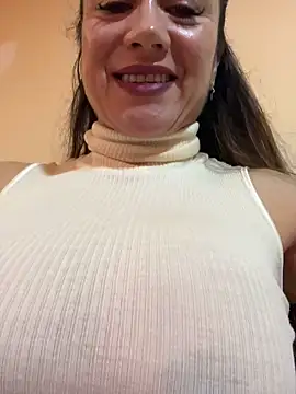 Snapshot of angelitasexy81 chatting on 02.18.25 angelitasexy81 online show from 02.18.25