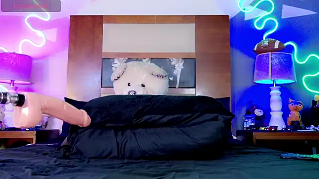 ashley 19xx online show from 03.21.26