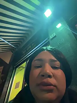 IamSashaLuv online show from 12.17.25