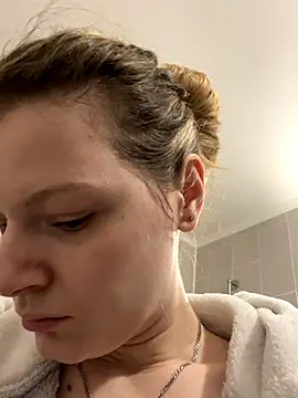 MaryHiggins online show from 10.26.25