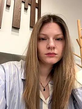 MaryHiggins online show from 12.14.25