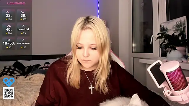 Snapshot of B_Ratz chatting on 10.02.25 B Ratz online show from 10.02.25