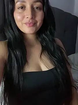 Snapshot of vellaAngel chatting on 12.15.24 vellaAngel online show from 12.15.24