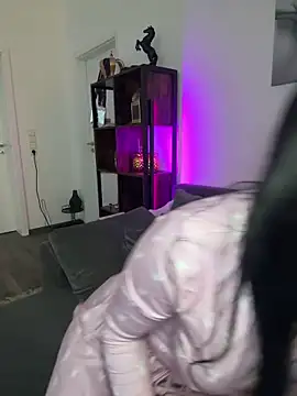 LexiCoco online show from 10.05.25