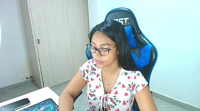 sophiax-x online show from 02.08.25