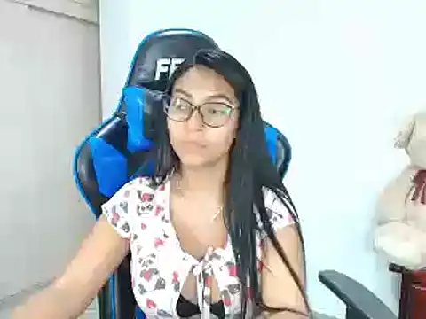 sophiax-x online show from 03.15.25