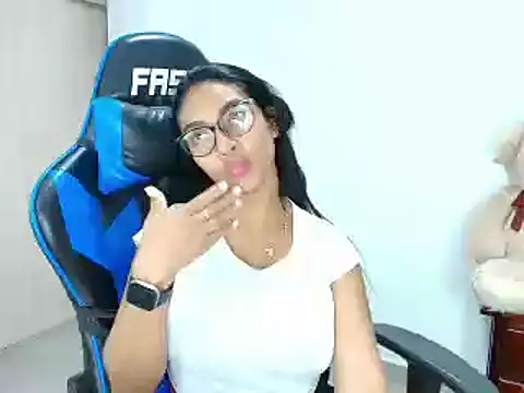 sophiax-x online show from 03.20.25