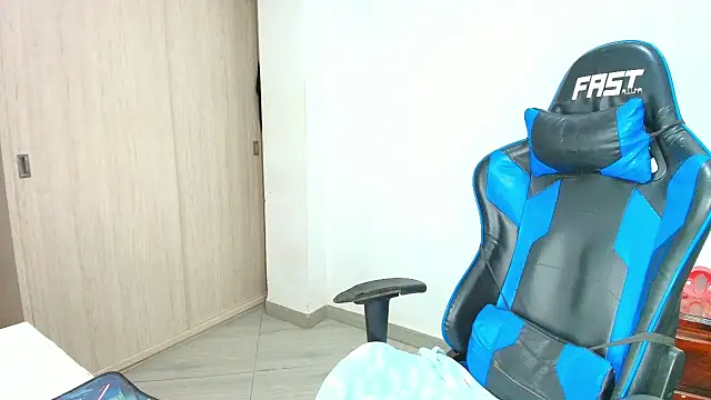 sophiax-x online show from 09.19.25