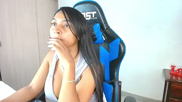 sophiax-x online show from 09.23.25