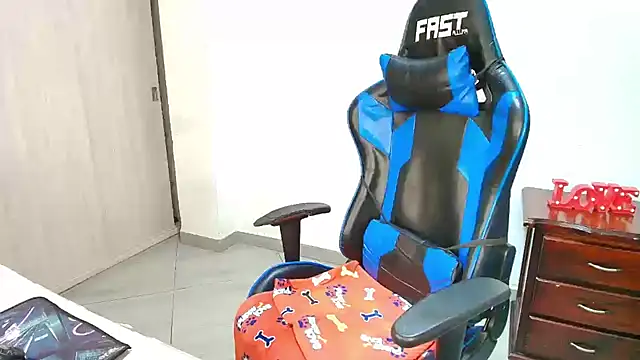 sophiax-x online show from 11.13.25