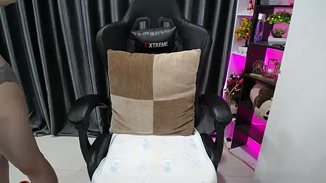 Yuki-yio online show from 09.15.25