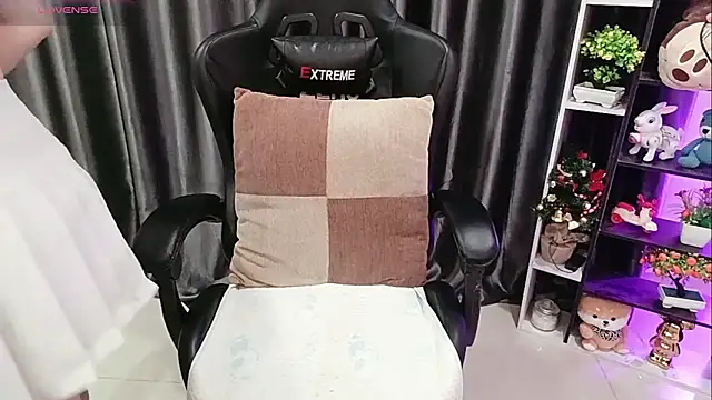 Yuki-yio online show from 04.07.26