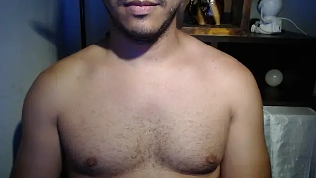Snapshot of thommerxxx chatting on 06.11.26 thommerxxx online show from 06.11.26