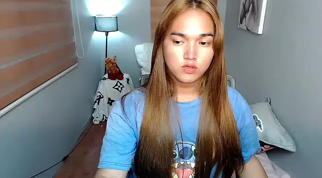 Snapshot of MoaningKylie chatting on 12.08.24 MoaningKylie online show from 12.08.24