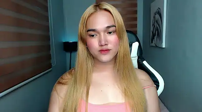 Snapshot of MoaningKylie chatting on 01.21.25 MoaningKylie online show from 01.21.25