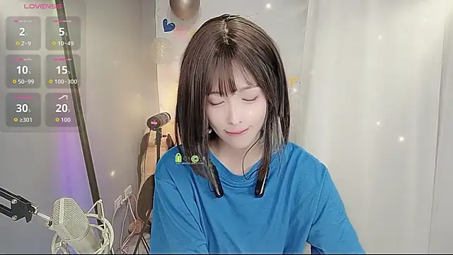 Snapshot of tw_lala chatting on 06.18.26 tw lala online show from 06.18.26