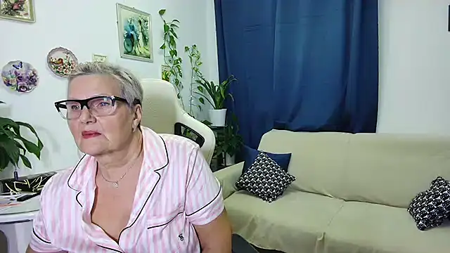 Snapshot of Selenna57 chatting on 12.05.25 Selenna57 online show from 12.05.25