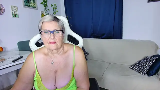 Snapshot of Selenna57 chatting on 01.15.26 Selenna57 online show from 01.15.26