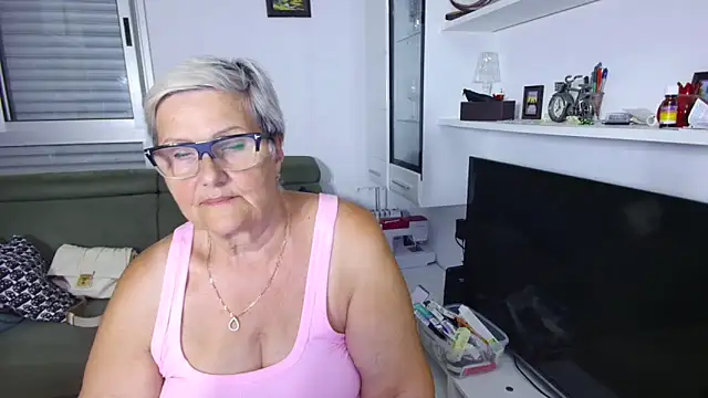 Snapshot of Selenna57 chatting on 06.10.26 Selenna57 online show from 06.10.26